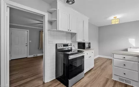 Entry Way - 921 King St E, King, NC 27021 photo 1 of 2