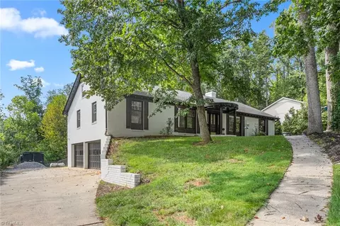 1200 Quail Hollow Rd, Kernersville, NC 27284