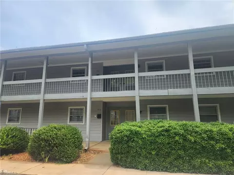 2922 Ramsgate Ct, Winston Salem, NC 27106