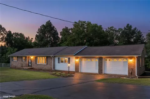 2036 Camp Springs Rd, Reidsville, NC 27320