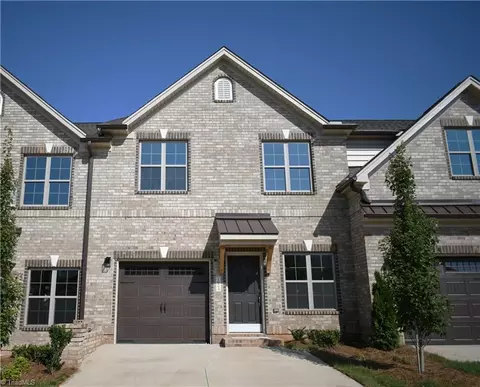1051 Beechcraft Dr, Mebane, NC 27302