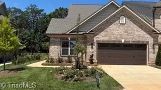 1046 Beechcraft Dr, Mebane, NC 27302