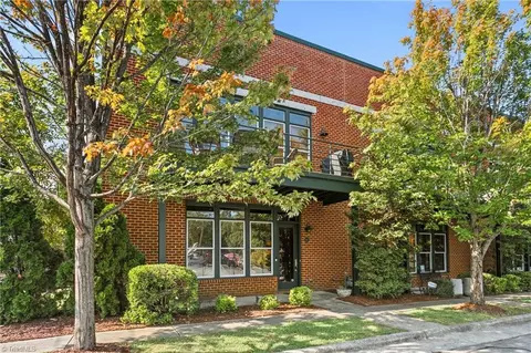 460 Arlington St, Greensboro, NC 27406