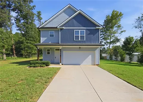 702 Vance St, Mebane, NC 27302