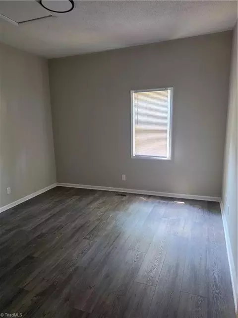 806 Commerce Ave E, High Point, NC 27260 photo 7