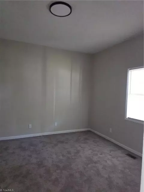 806 Commerce Ave E, High Point, NC 27260 photo 4