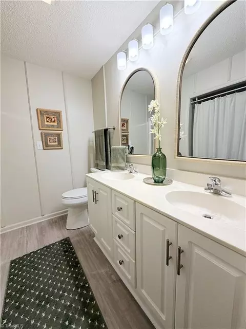 Bath - 313 Quarterpath Ln, Jamestown, NC 27282 photo 1 of 2