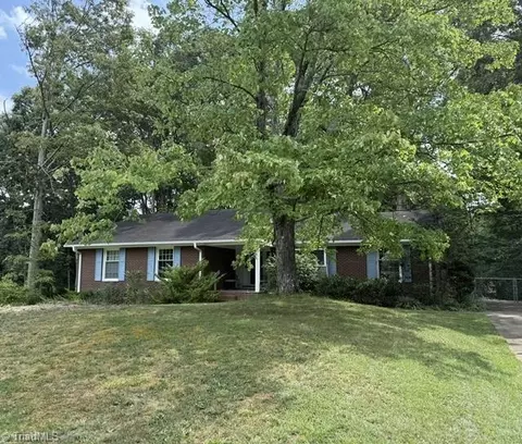 760 Bundaberg Ln, Rural Hall, NC 27045