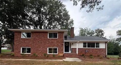2701 Tudor Rd, Winston Salem, NC 27106