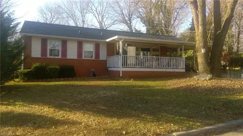 3303 Frost Pl, Greensboro, NC 27405