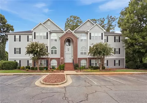 3696 Cotswold Ave #2C, Greensboro, NC 27410