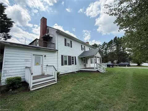 1109 Main St W, Yadkinville, NC 27055