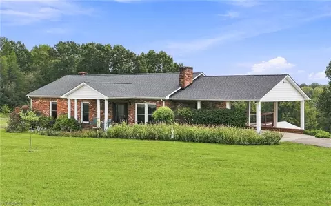 294 Clayton Dr, Mocksville, NC 27028