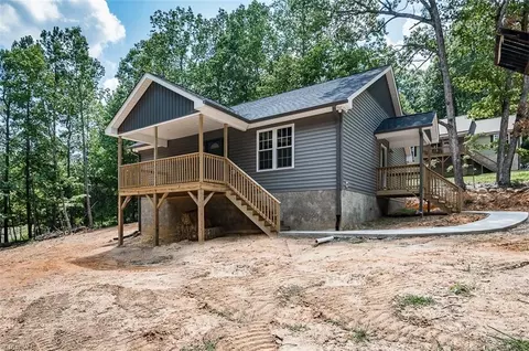 5580 Foothills Ct, Snow Camp, NC 27349