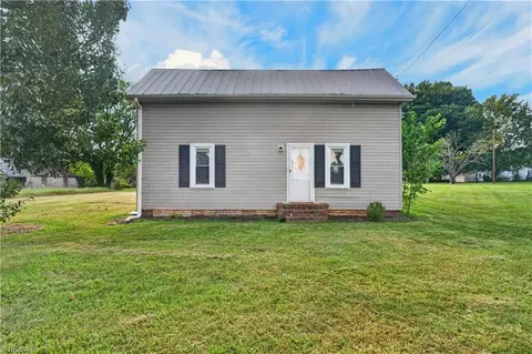3076 Main St, Walkertown, NC 27051
