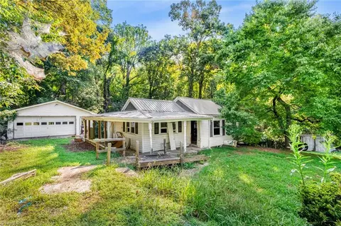 123 Old Linville Rd, Kernersville, NC 27284