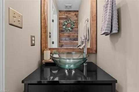 Bath - 7317 Farmbrook Pl, Thomasville, NC 27360 photo 1 of 3