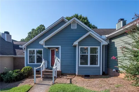 2716 Sawgrass Ct, Winston Salem, NC 27103
