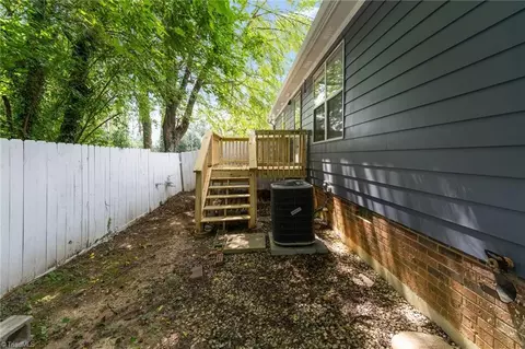 Exterior - 808 Circle Dr, High Point, NC 27262 photo 4 of 6