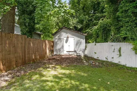 Exterior - 808 Circle Dr, High Point, NC 27262 photo 3 of 6
