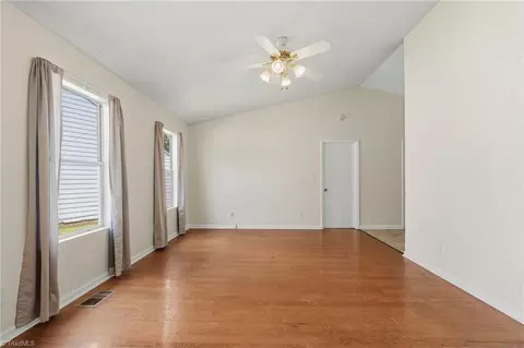 Living - 808 Circle Dr, High Point, NC 27262 photo 4 of 5