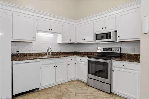 Kitchen - 808 Circle Dr, High Point, NC 27262 photo 4 of 7