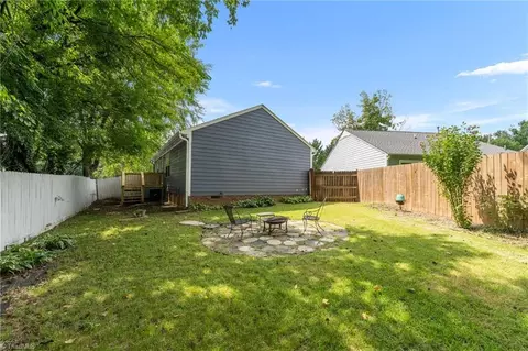 Exterior - 808 Circle Dr, High Point, NC 27262 photo 2 of 6