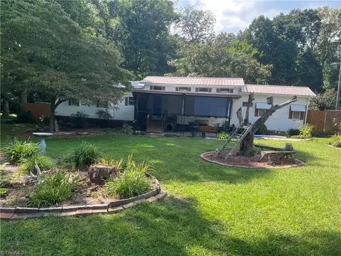 4631 Calhoun Dr, Liberty, NC 27298