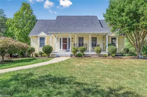 1105 Deer Run Ln, Yadkinville, NC 27055