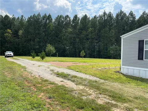 200 Beam Dr, Thomasville, NC 27360 photo 16