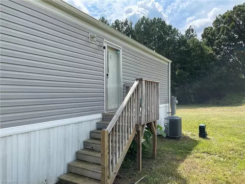 200 Beam Dr, Thomasville, NC 27360 photo 22
