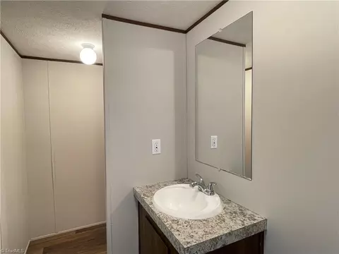 200 Beam Dr, Thomasville, NC 27360 photo 8