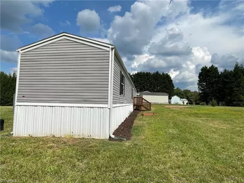 200 Beam Dr, Thomasville, NC 27360 photo 20