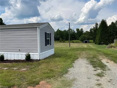200 Beam Dr, Thomasville, NC 27360 photo 17