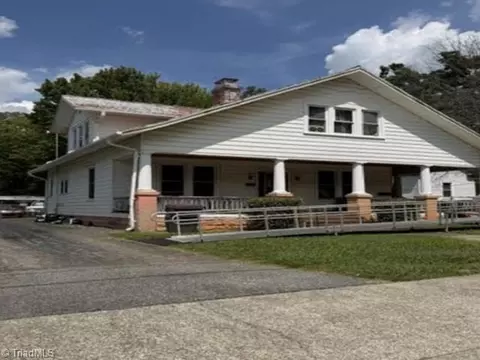 648 Lindsey St, Reidsville, NC 27320