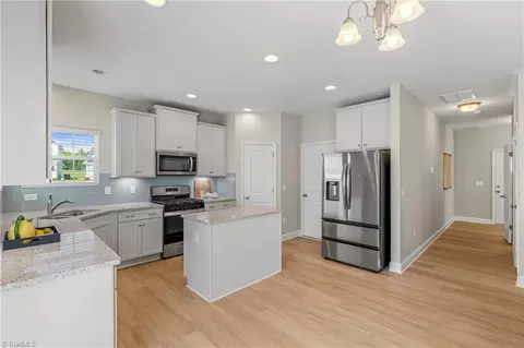 Entry Way - 2275 Campbell Loop, Burlington, NC 27215 photo 1 of 2