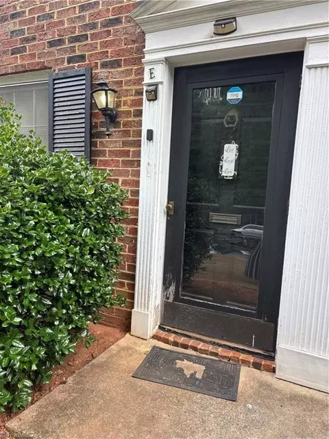 2811 Bleeker Sq #E, Winston Salem, NC 27106