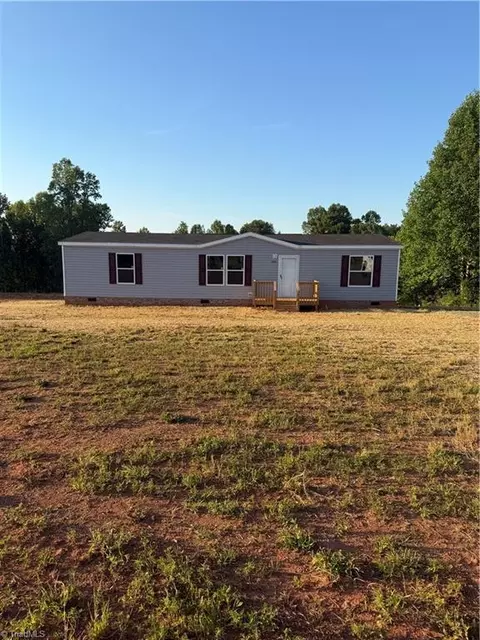 2920 Bethel Church Rd #1, Yadkinville, NC 27055