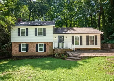 5809 Carriage Ln, Greensboro, NC 27410