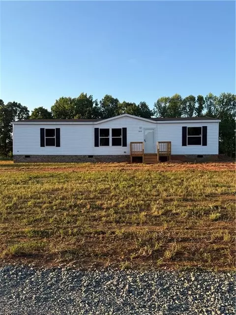 2020 Bethel Church Rd #2, Yadkinville, NC 27055