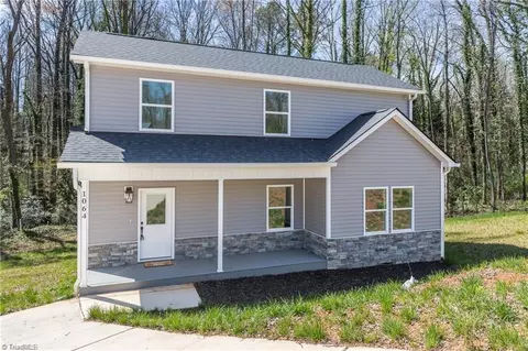 1064 Sunset Dr S, Winston Salem, NC 27103
