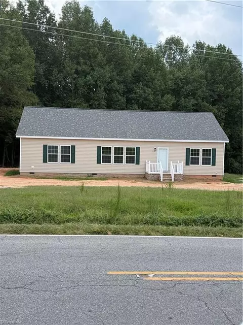 5101 Center Rd, Jonesville, NC 28642