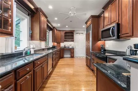 Kitchen - 408 Deer Path, Eden, NC 27288 photo 1 of 4