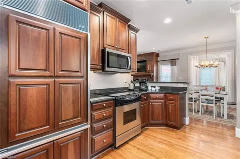 Kitchen - 408 Deer Path, Eden, NC 27288 photo 3 of 4
