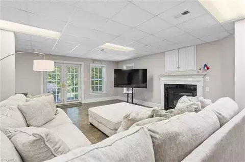 Living - 408 Deer Path, Eden, NC 27288 photo 5 of 6