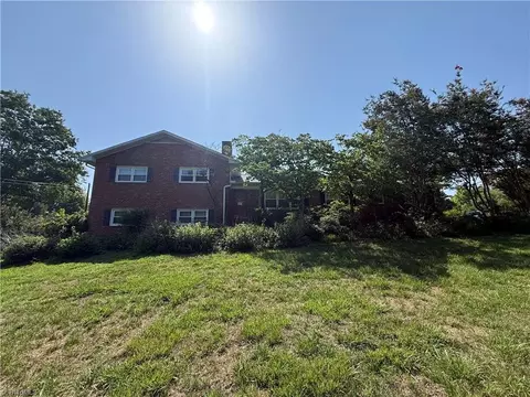 5103 Montevista Ct, Greensboro, NC 27407