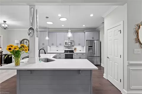 Kitchen - 189 Cabot Dr, Winston Salem, NC 27103 photo 2 of 4