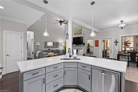 Kitchen - 189 Cabot Dr, Winston Salem, NC 27103 photo 4 of 4
