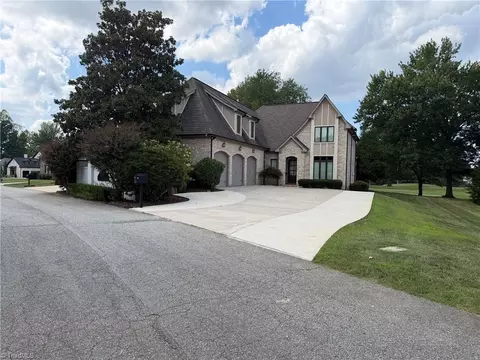 27 Carlson Ter, Greensboro, NC 27410