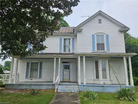 223 Lawsonville Ave, Reidsville, NC 27320